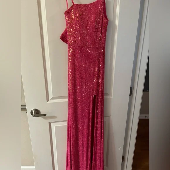 open lace back dress Chic Plus Size Prom Dresses V-neck Satin Burgundy Long Sleeve Prom Dre –  Anna PromDress main image 0